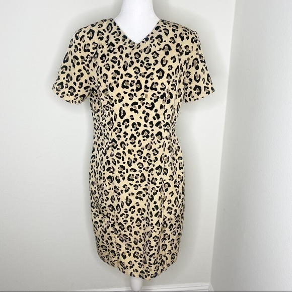 Dresses & Skirts - Harbor dress leopard print vneck shoulder padded shift dress